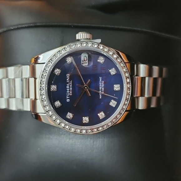 STUHRLING WOMAN'S LUXURY 31MM WATCH - Picture 1 of 12
